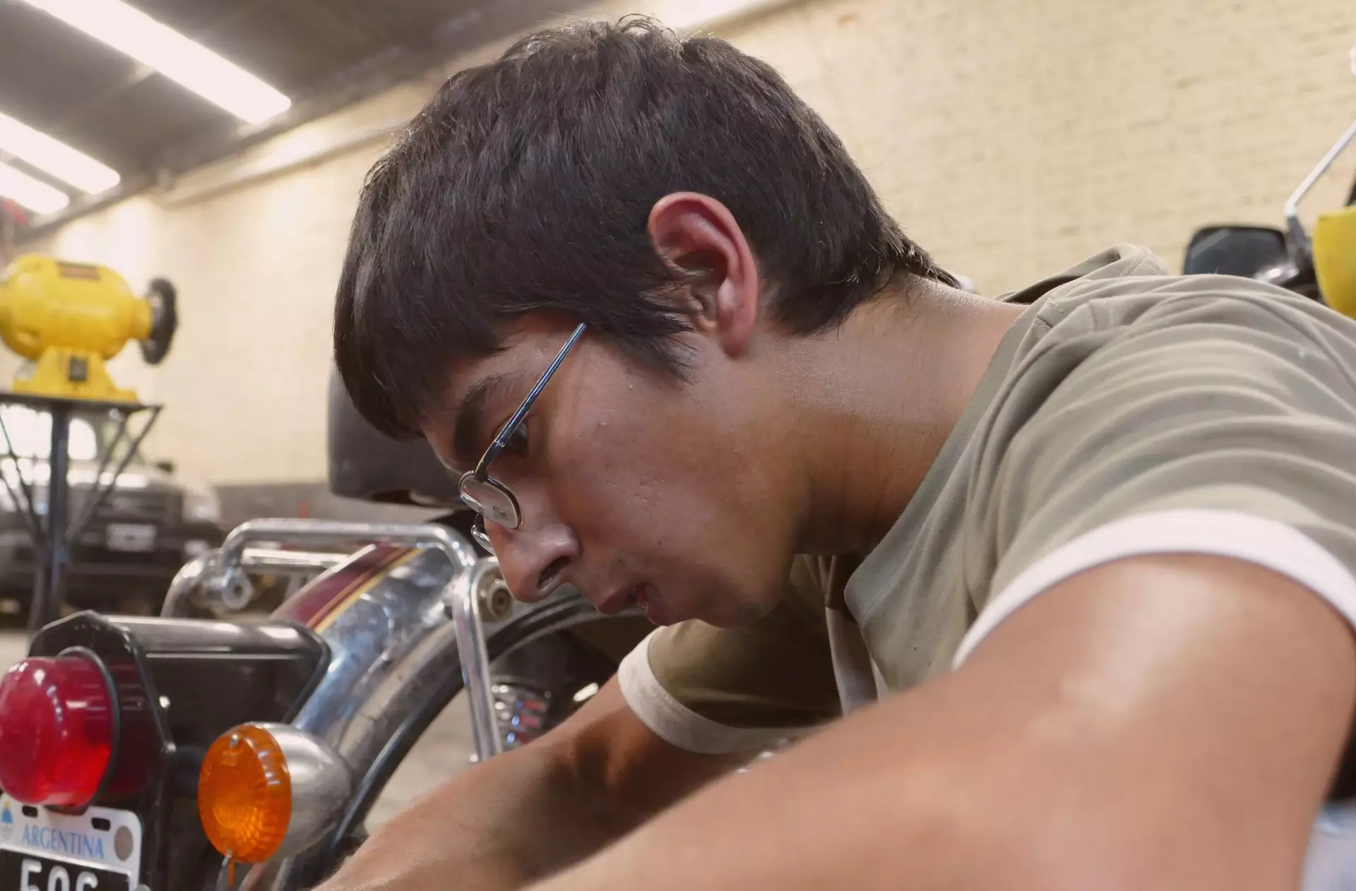 Nico mécanicien garage Mono500