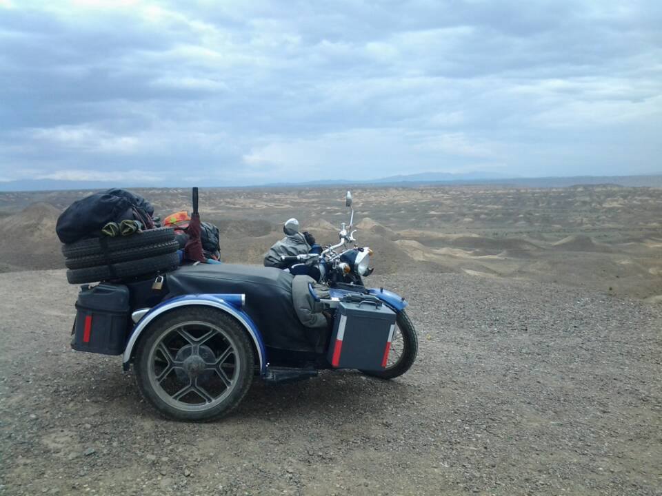 Le voyage en side-car d'Yves et Cira