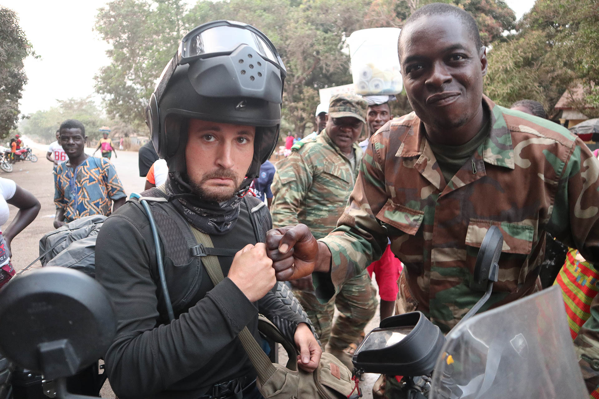 Erwan going south Royal Enfield Himalayan Afrique