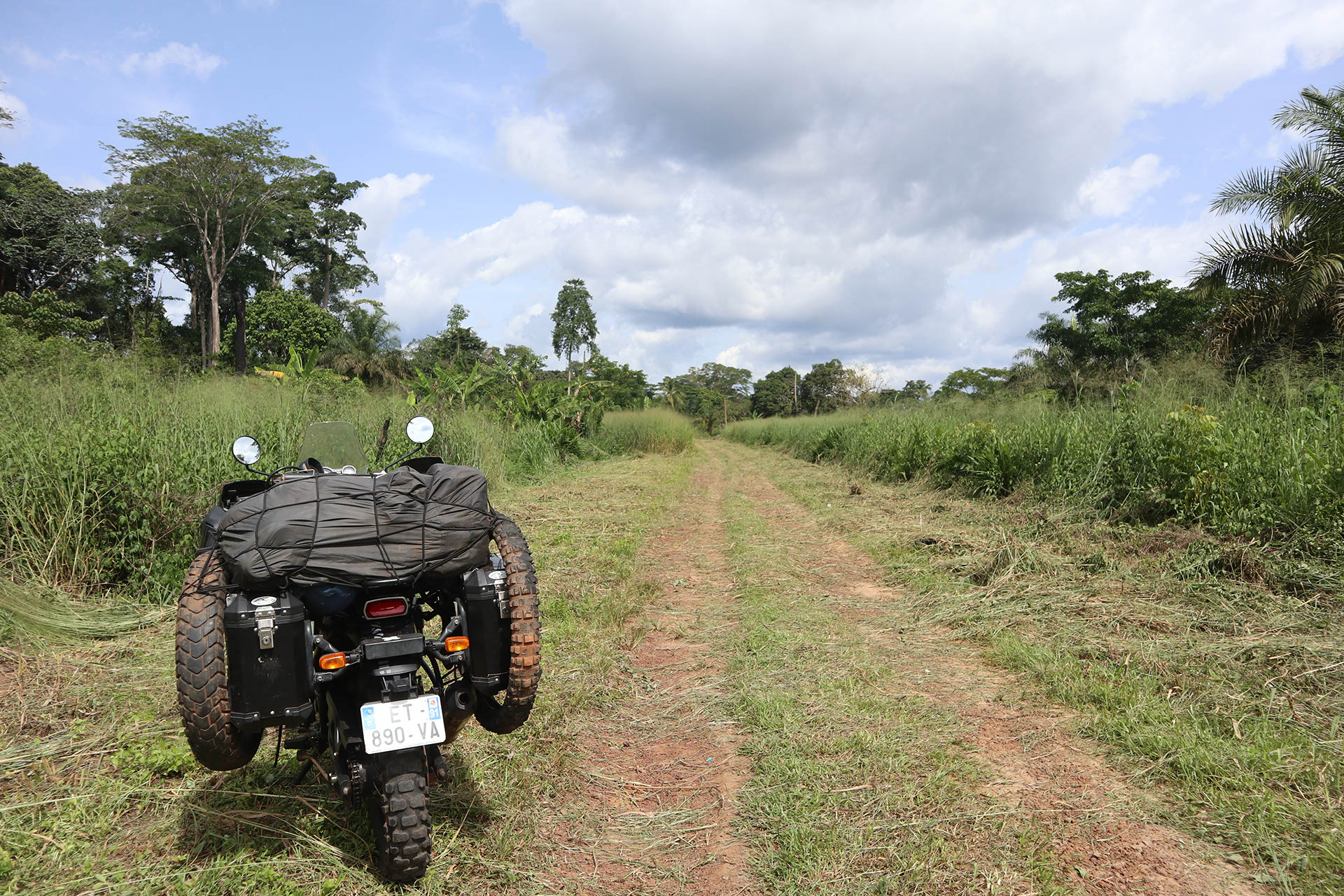 Erwan going south Royal Enfield Himalayan Afrique