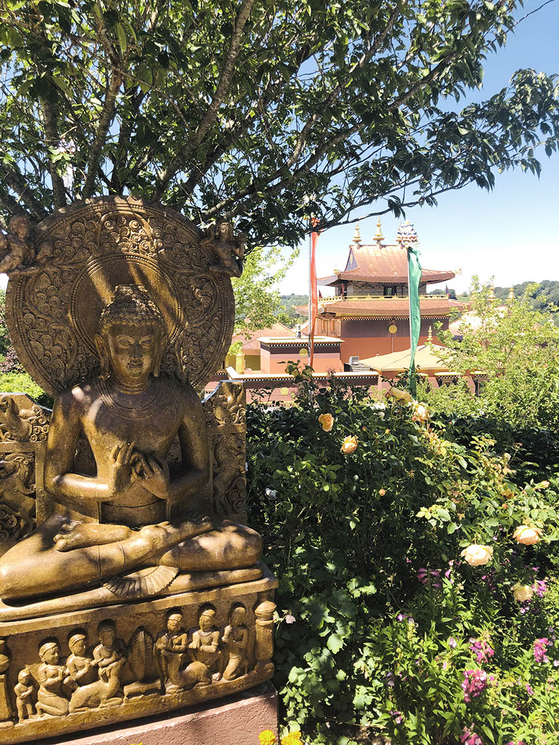 temple bouddhiste lerab ling voyage moto